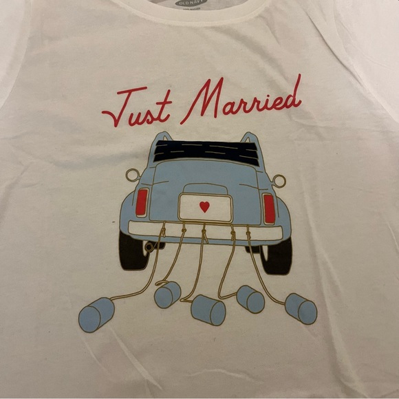 Old Navy "Just Married" Blue Car Tee Size Large - Picture 2 of 4